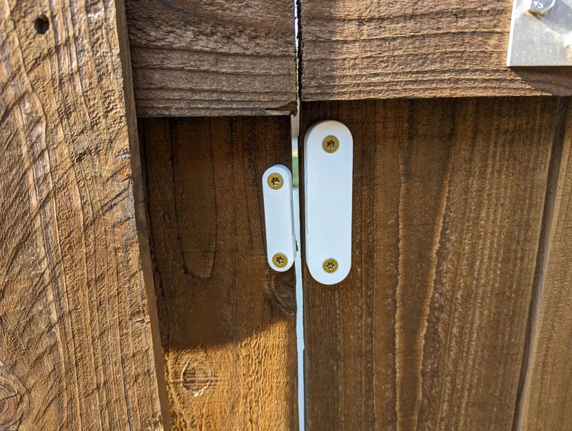 Giá đỡ cảm biến cửa Zigbee TuYa TS0203 - Image 2