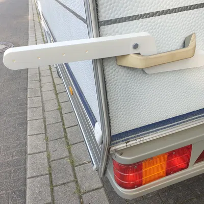 Giá đỡ dây phơi cho tay kéo của xe caravan