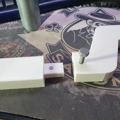 Giá đỡ dây phơi cho tay kéo của xe caravan