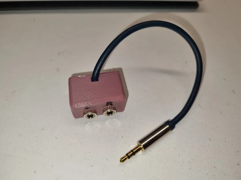 Bộ chia Y cho jack stereo hỗ trợ 2 thiết bị âm thanh - Image 1