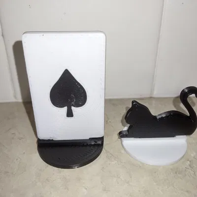 Đồng minh mèo con và lá bài trong Funkoverse™