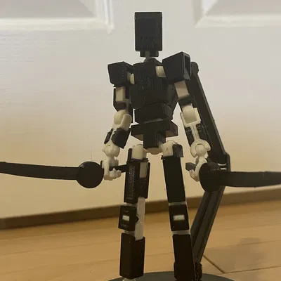 Vũ khí cận chiến Lucky 13 cho nhân vật chiến đấu