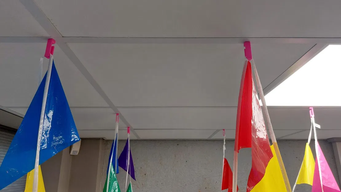 Hệ thống treo vòng hoa từ tính cho sinh nhật văn phòng - Image 1