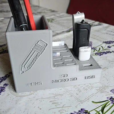 Giá đỡ tổ chức bút, thẻ SD và USB cho bàn làm việc