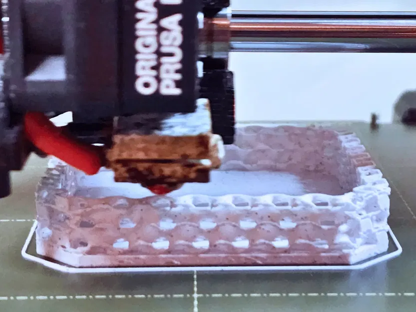 Giá đỡ bút chì tùy chỉnh với mẫu infill độc đáo - Image 3