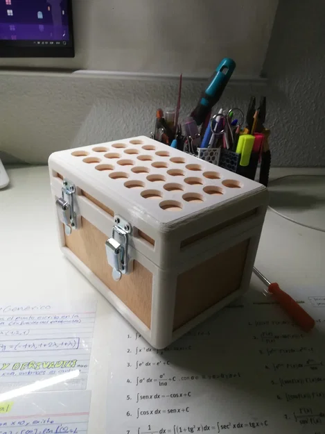 Hòm gỗ và nhựa để lưu trữ đồ vật yêu thích - Image 2