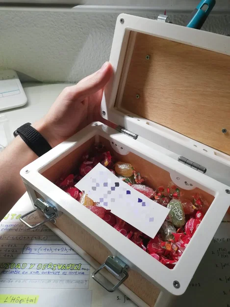 Hòm gỗ và nhựa để lưu trữ đồ vật yêu thích - Image 4