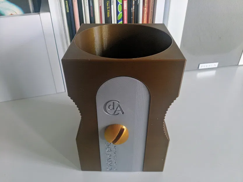 Giá đỡ bút chì hình máy gọt bút chì khổng lồ - Image 3