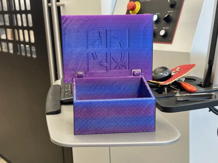 Hộp chứa geocache FireWatch với thiết kế bản lề nhỏ gọn - Image 3