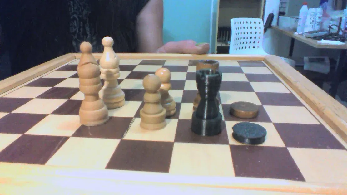 Các quân cờ cờ vua ngẫu nhiên nhưng không đẹp mắt - Image 1