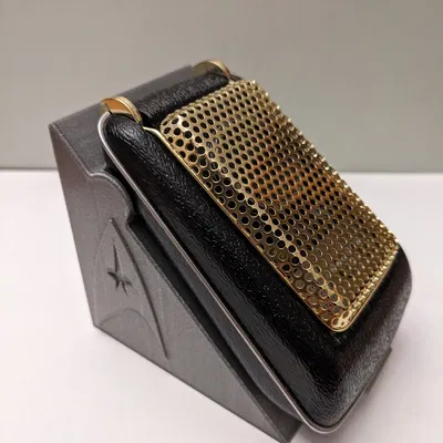 Giá đỡ giao tiếp Star Trek TOS phong cách tối giản