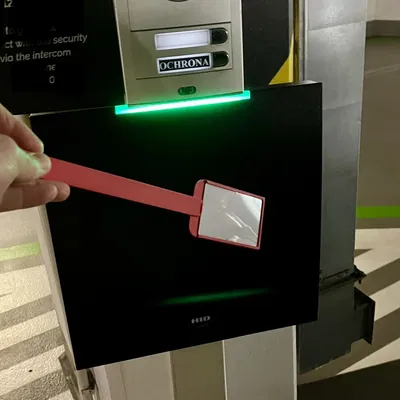 Giá đỡ thẻ đậu xe văn phòng tiện lợi