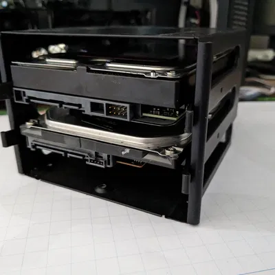 Giá đỡ ổ cứng cho vỏ máy tính Corsair