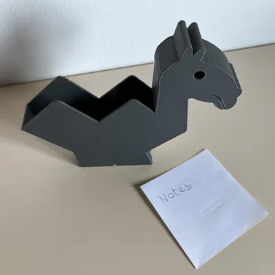 Giá đỡ ghi chú hình lạc đà độc đáo cho văn phòng