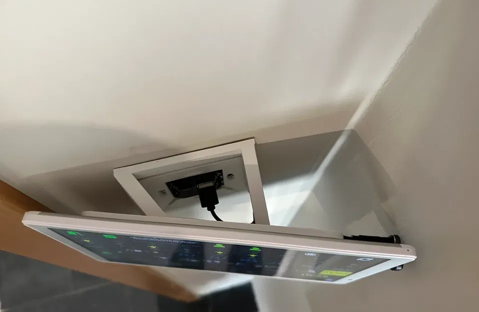 Bộ chuyển đổi góc cho giá treo tablet nổi tường - Image 2