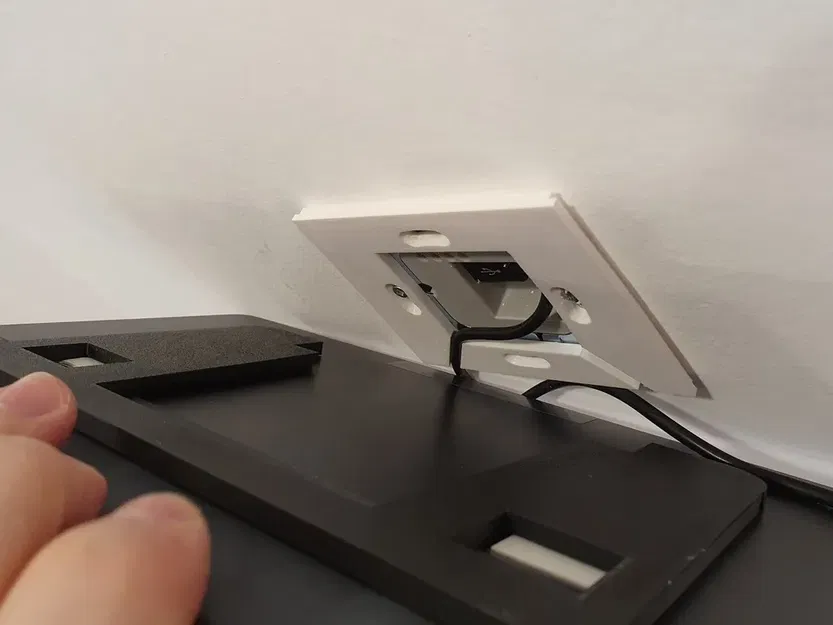 Giá đỡ tường cho máy tính bảng với hỗ trợ sạc - Image 7