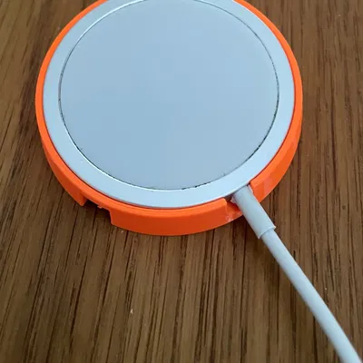 Giá đỡ tường cho bộ sạc MagSafe của Apple