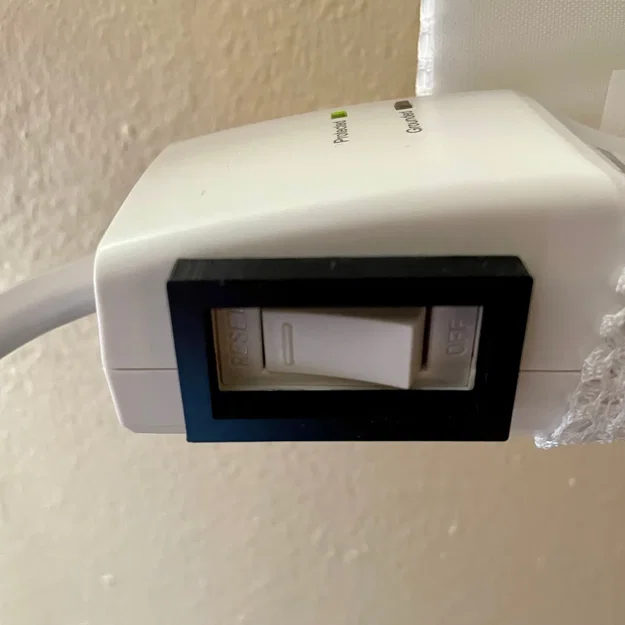 Bảo vệ công tắc cho ổ cắm điện Commercial Electric - Image 1