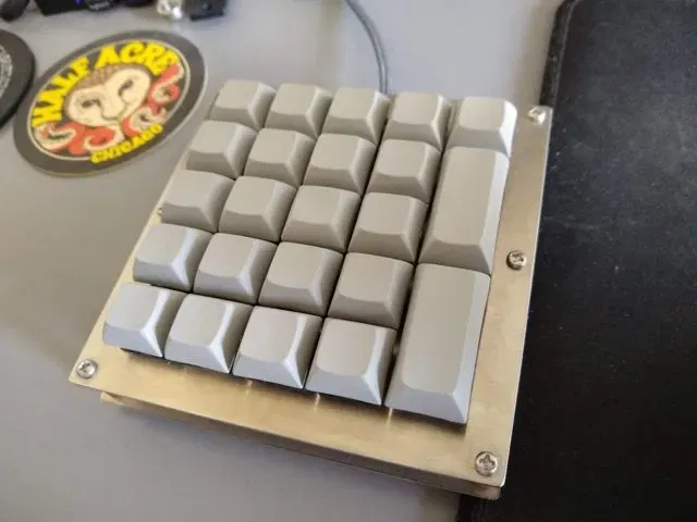 Bàn phím tắt LeftyNumpad tự chế cho máy tính - Image 1