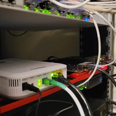 Bệ đỡ modem quang C5500XK cho ZimaBoard 1U Rack