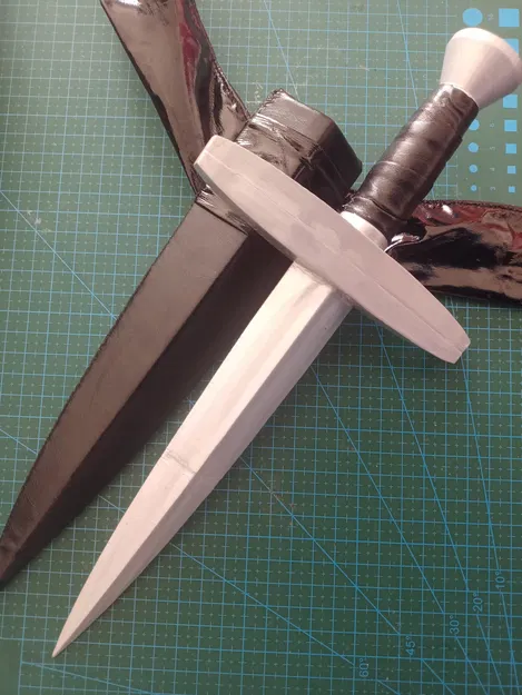 Dao găm của Nữ hoàng Dagmar từ Disenchantment - Image 1