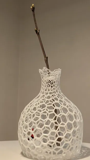 Bình hoa thiết kế từ chai Coca-Cola tái chế - Image 3