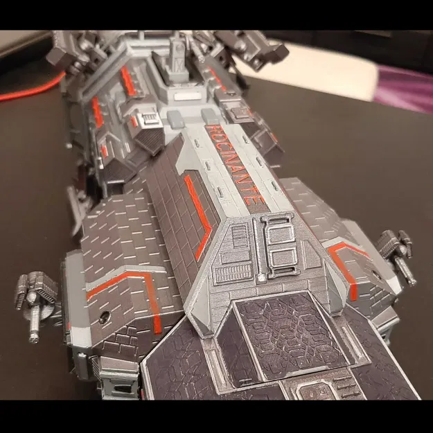 Mô hình tàu Rocinante từ series Expanse - Image 4