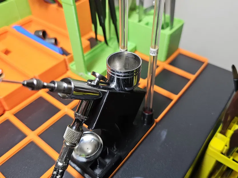 Giá đỡ bút phun Gridfinity và phụ kiện - Image 1