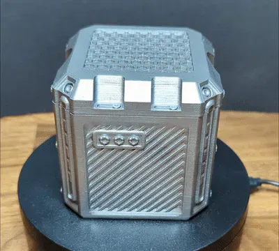 Hòm chứa đồ Sci-Fi thiết kế phức tạp và cầu kỳ - Image 2