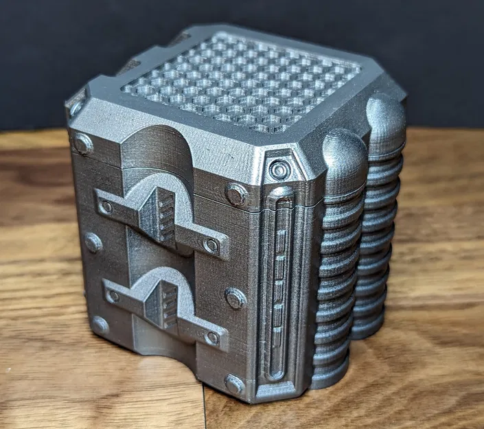 Hòm chứa đồ Sci-Fi thiết kế phức tạp và cầu kỳ - Image 4