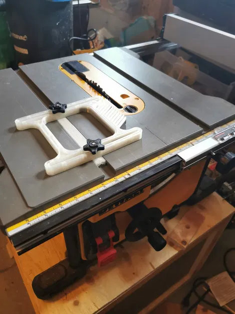 Giá đỡ T-track cho máy cưa Dewalt DWE7485 - Image 2