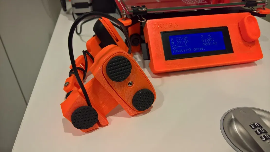 Giá đỡ webcam Logitech C270 di động với chân tripod - Image 3