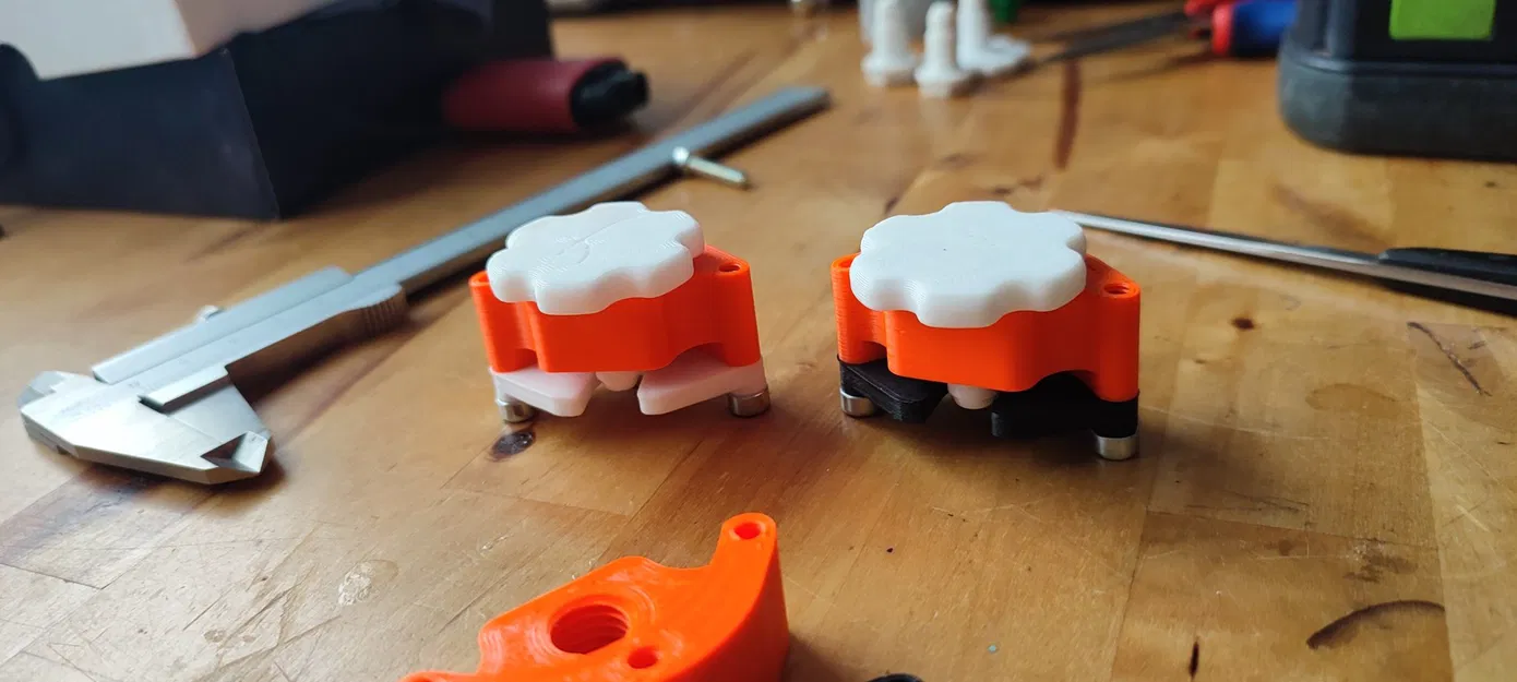 Lanyator: Công cụ tháo lưỡi dao Spyderco Paramilitary 2 & 3 - Image 1