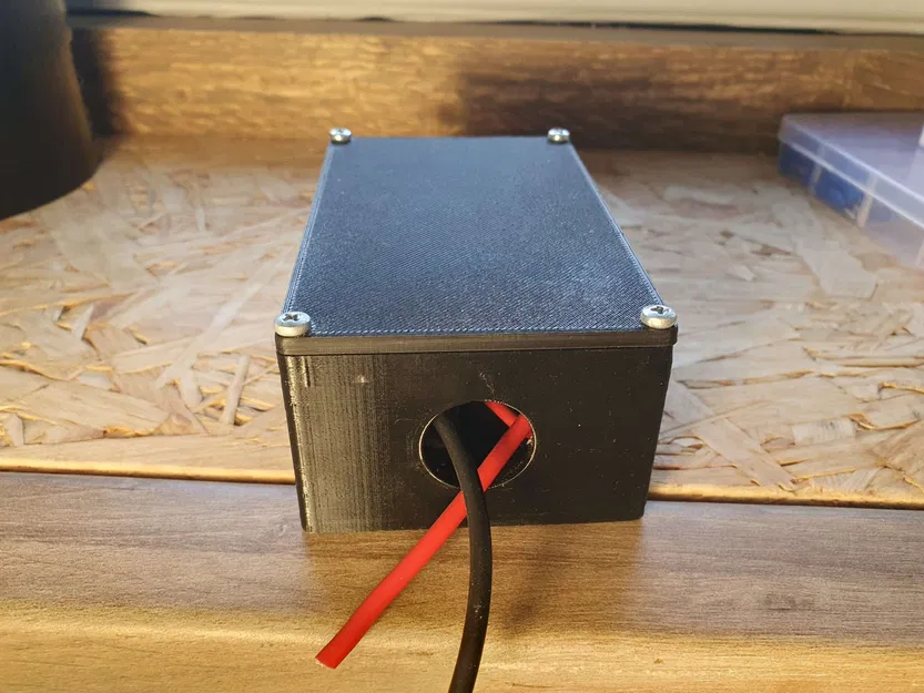 Ngân hàng năng lượng cho laptop với 2 đầu vào và 1 đầu ra - Image 2