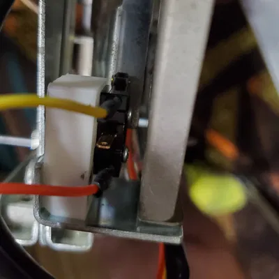 Giá đỡ thêm tín dụng cho máy chơi pinball Gottlieb