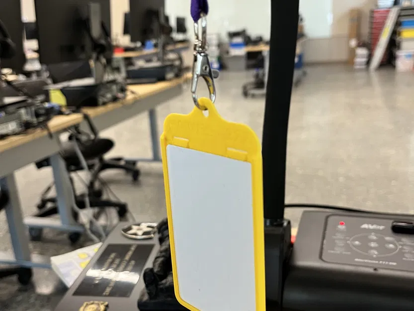 Giá đỡ thẻ ID đơn giản không cần hỗ trợ in 3D - Image 2