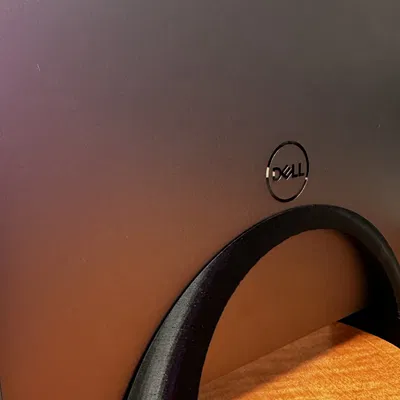 Giá đỡ laptop đứng hình tròn tiện lợi