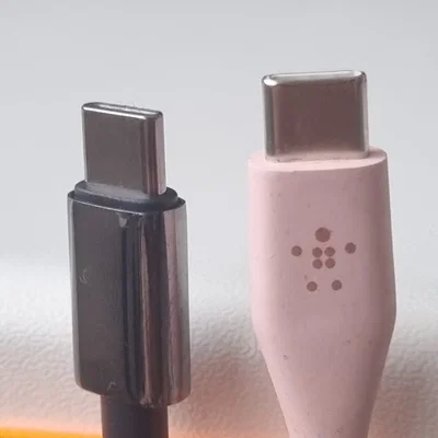 Giá đỡ cáp dễ thương hình lục giác cho bàn làm việc