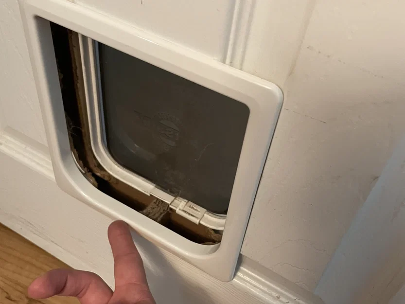 Cầu nối cho cửa mèo PetSafe giữa các phần cửa - Image 2