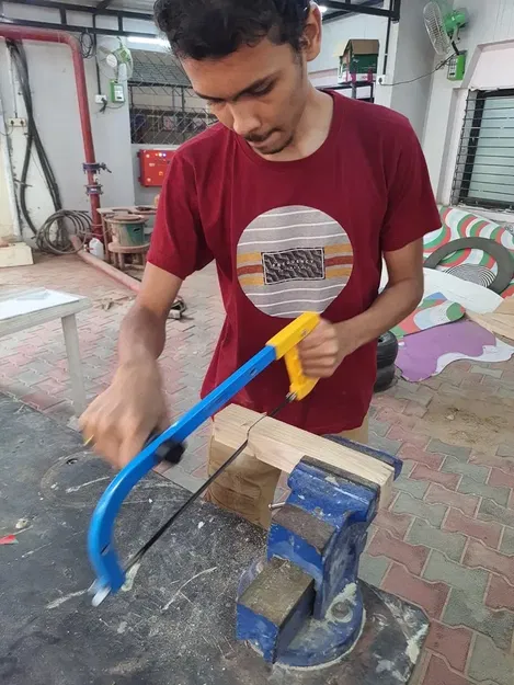 Cán cưa tay ergonomic với bu lông M6 - Image 1