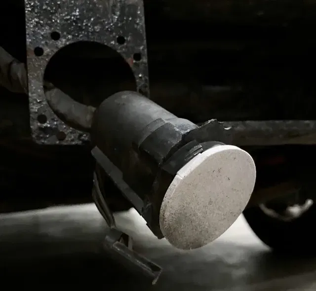 Nắp che cho bộ dây kéo 7 chân xe tải - Image 2