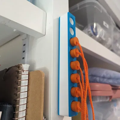 Giá đỡ tai nghe cho cha mẹ có trẻ em la hét