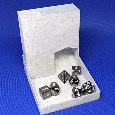 Tháp xúc xắc nhỏ gọn và tiện lợi cho việc di chuyển