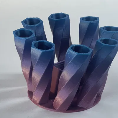 Giá đỡ bút chì và bút bi gọn gàng cho bàn làm việc