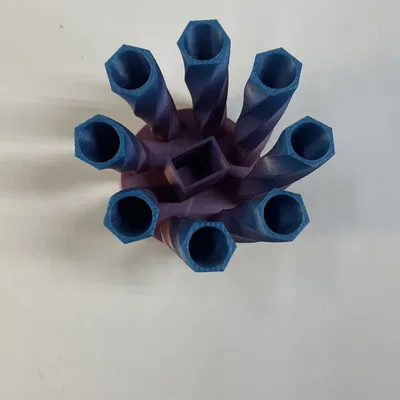 Giá đỡ bút chì và bút bi gọn gàng cho bàn làm việc