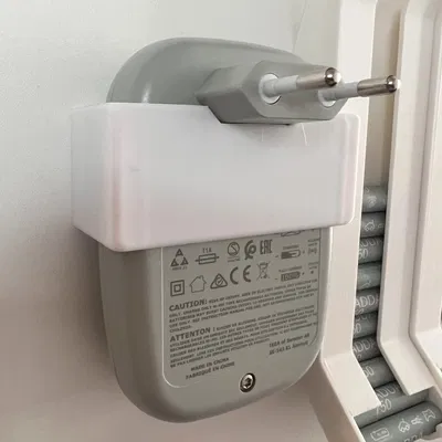 Giá treo tường cho bộ sạc pin Ikea AA/AAA