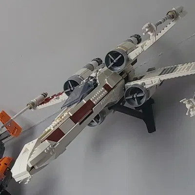 Giá đỡ tường cho bộ LEGO Star Wars 75355 UCS X-Wing