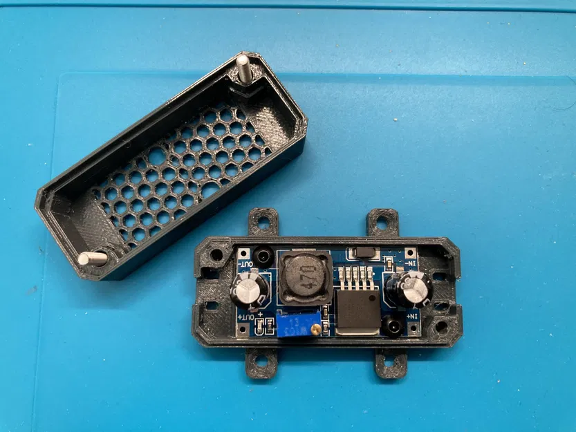 Vỏ bộ chuyển đổi buck LM2596 với chân lắp đặt - Image 3