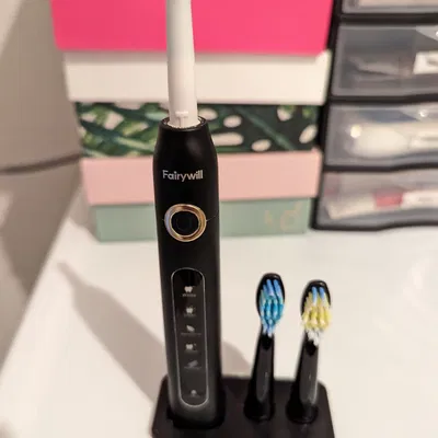 Giá đỡ bàn chải đánh răng Fairywill D7 và 2 đầu bàn chải