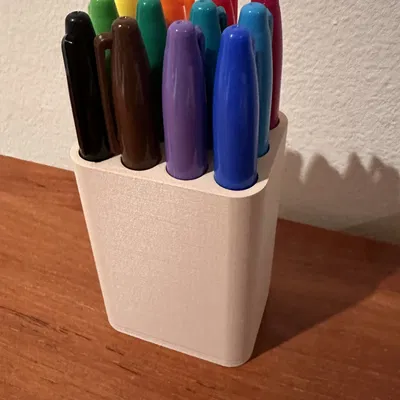 Giá đỡ bút đánh dấu tùy chỉnh thiết kế trong Blender